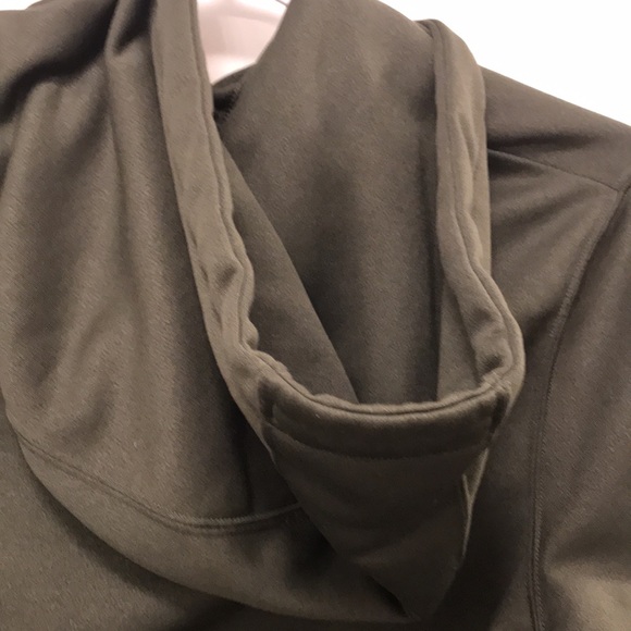 UA hoodie - Picture 2 of 3